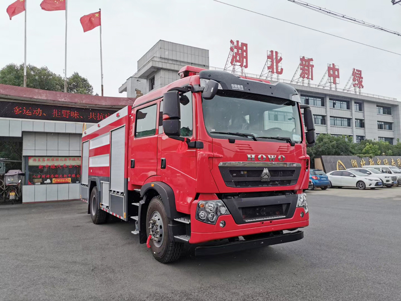 中潔牌豪沃消防車(chē)