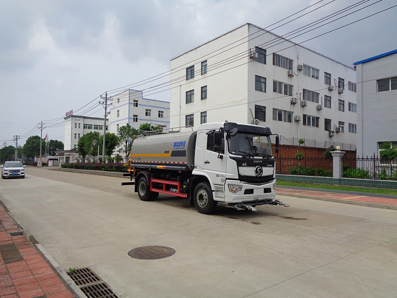 XZL5167GPS6型綠化噴灑車