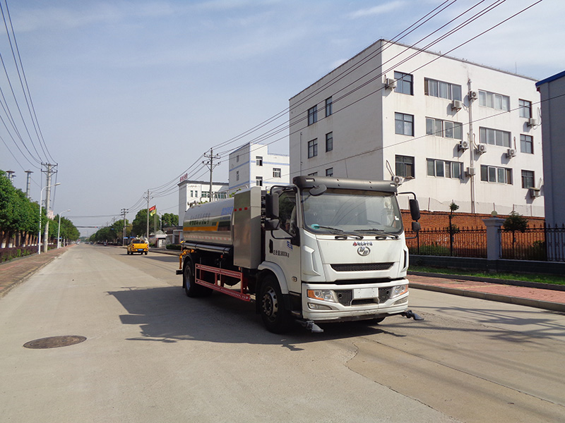 XZL5185GPSBEV型純電動(dòng)綠化噴灑車