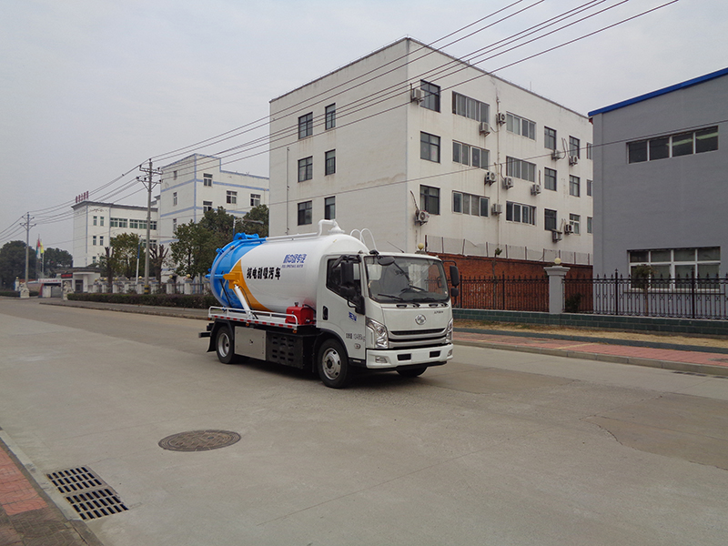 XZL5125GXWBEV型純電動(dòng)吸污車