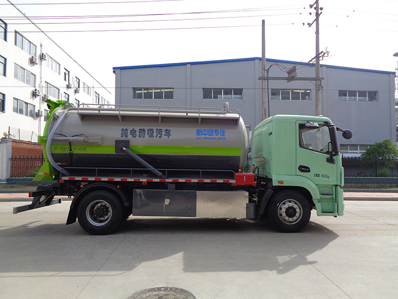 XZL5183GXWBEV型純電動吸污車